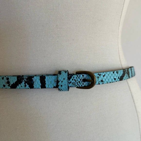 BDG Leather Snakeskin Skinny Belt Blue Size M Reptile Embossed Animal Print - Picture 3 of 10
